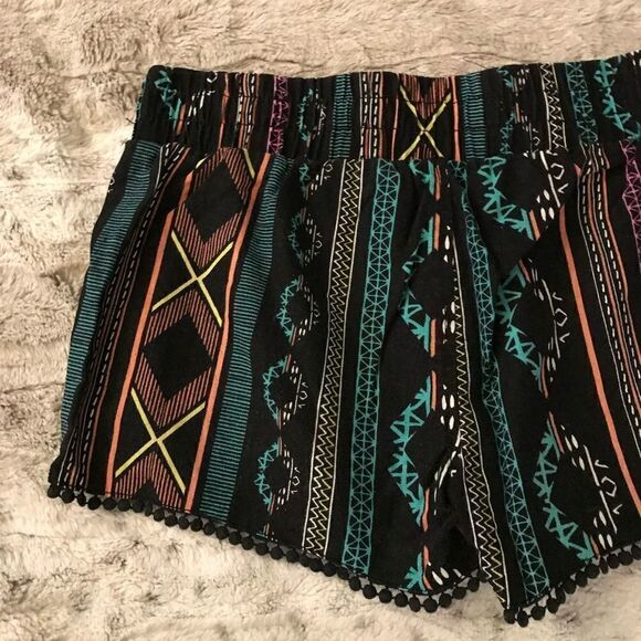 : : TINSELTOWN Boho Festival Print Shorts : : - Picture 3 of 11